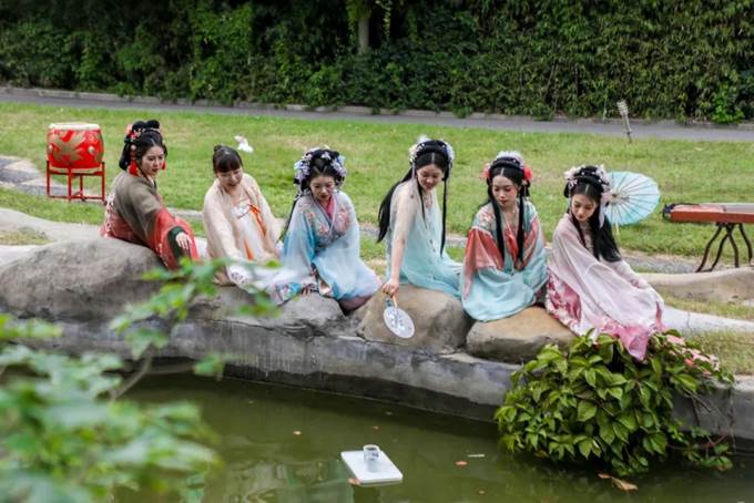 彩魂石下吟皓月 国风古韵迎中秋——jdpay钱包高科举办2024年中秋诗会活动